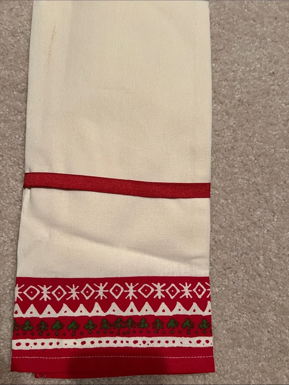 Hallmark Holiday Kitchen Tea Towel Set with Red Spatula never used